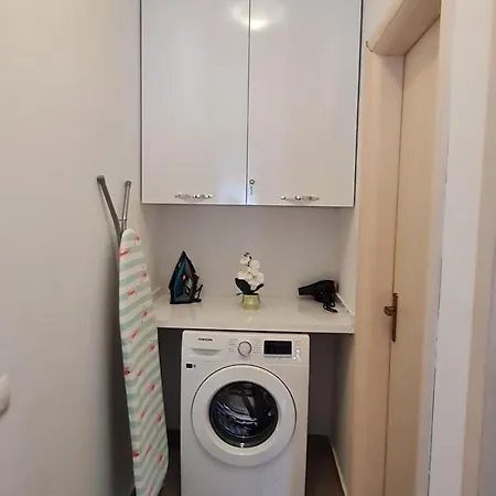 Apartman Gjiri I Lalzit