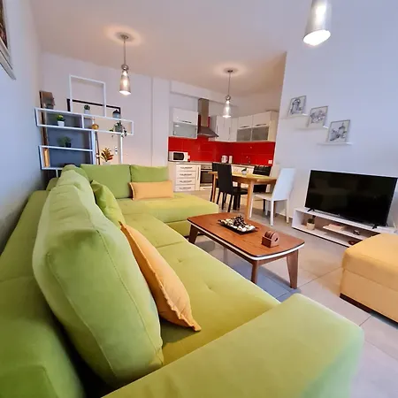 Gjiri I Lalzit Apartman *